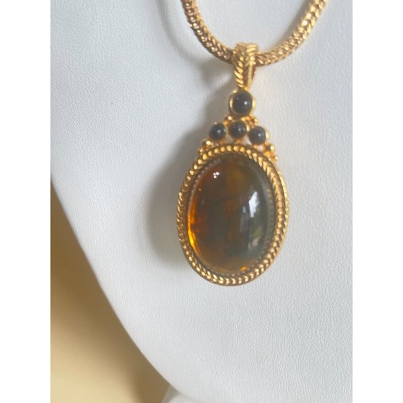 Vintage Amber/Opaque Reversible Pendant Yellow Goldplated Necklace - Picture 5 of 9